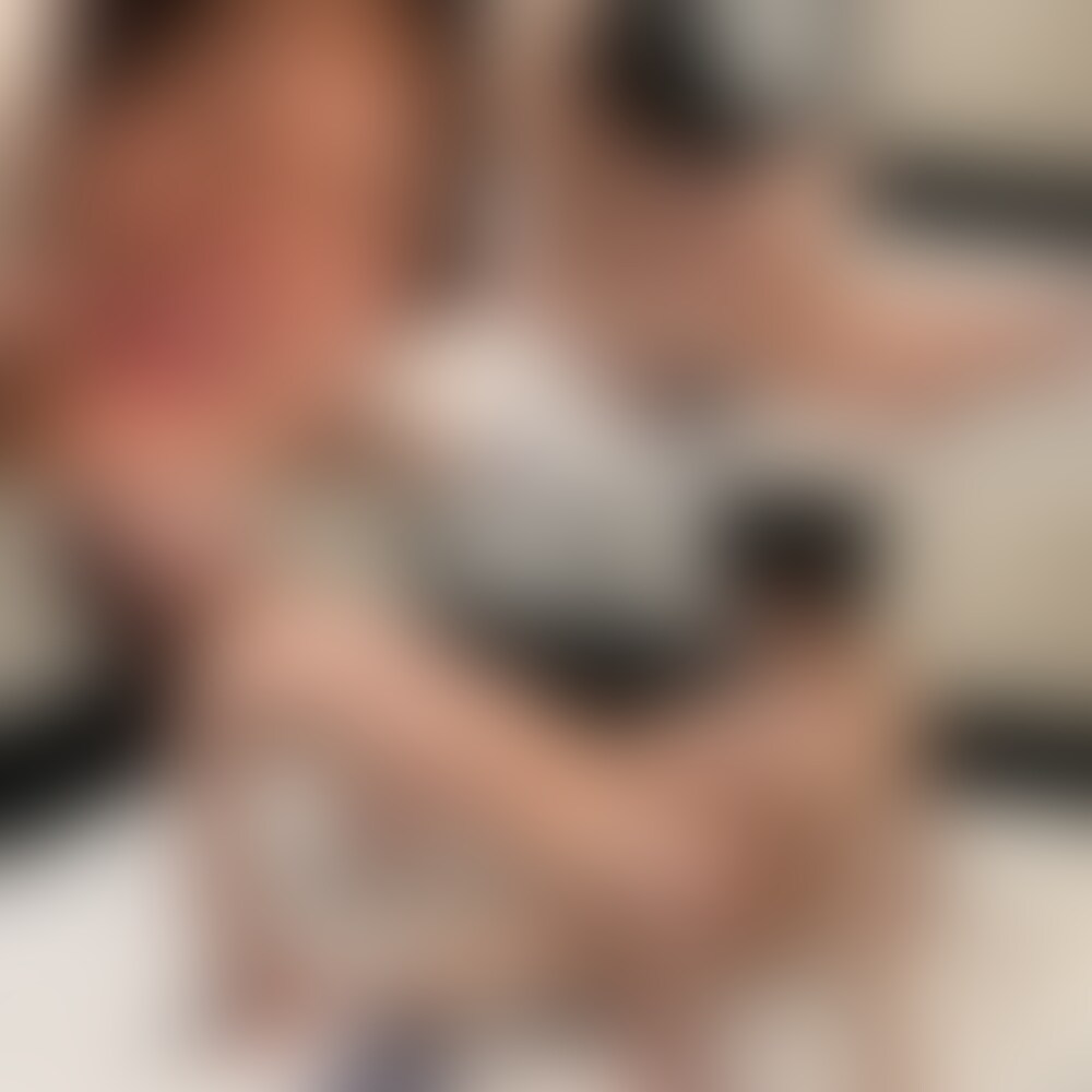 「おしっこ出そう...ヤバい💦、、、」 sample 1