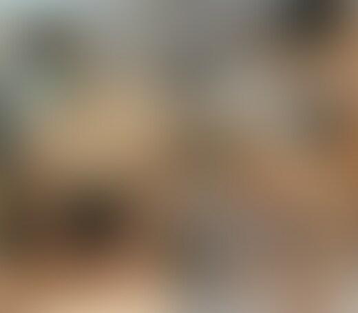 「エッチするのは彼氏だけ」スタイル抜群の清純系マッサージ嬢を無理ハメしたら悔しそうだけど何度も中イキさせられて彼氏より感じちゃった様子
日々の業務で疲れた身体を癒すため若い女性が多く在籍している派遣のマッサージを呼んでみました。
期待に胸を膨らませて今回も2台体制でカメラを仕込みベッドが写るナイスポジションにさりげなく設置。
やってきたのは美人で清純な雰囲気のある女の子!
マッサージの仕事は1年くらいやっているみたいで丁寧に身体をほぐしてくれます。
1年程付き合っている同い年の彼氏がいるみたいで「浮気はしたことないです。彼もしてないと思う」とラブラブな様子に嫉妬の炎が燃え上がります。
経験人数は多くはないみたいで、基本的には彼氏としかエッチはしていないみたいです。
一度だけお〇の勢いで彼氏以外としちゃったこともあるというので○○○ヤっても大丈夫そうですねw
楽しくお話をしながらさりげなく太ももに手を置いてナデナデしてみます。
「手はこっちですよぉ」とおっとりとした感じでかわされてしまいました。
仰向けになってさりげなく服の上からおっぱいを触ってみると「それはダメです…そういうのはやめてください…」と困ったようにしながら拒否られてしまいました。
しかし少し触った感じ非常にボリューミーで巨乳だということに気づいてしまい、我慢できずにベッドに押し倒して首筋を舐め上げながらおっぱいをまさぐるように揉みしだいちゃいます。
「いや…!やめてください!ホントにダメ!」と抵抗する彼女を押さえつけて服を脱がして豊満なおっぱいにむしゃぶちついちゃいました。
「これ以上はホントにダメです!お願いです」と必死に訴えかける彼女の足を○○○開いてアソコにもむしゃぶりつきます。
ぐちょぐちょに濡れているまんこに指を突っ込んで激しく掻き出してあげると、我慢できずにいやらしい喘ぎ声を出しながら感じてしまっているみたいでした。
興奮しまくってしまった私は彼女の顔に跨り○○○ちんぽを咥えさせます。
苦しそうに呻く彼女の顔に跨り、ビンビンに勃起したちんぽを喉の奥まで突き刺しまくってあげました。
彼氏と私のちんぽがどっちが大きいか聞いたのですが、分からないみたいだったので挿入して判断してもらうことにします。
「いや…!さすがにそれは…待って待って!」と抵抗しておりましたが無視しておまんこの奥まで一気にねじ込んであげると「あぁっ…んん!」と喘ぎながら感じてしまっているようでした。
グリグリと膣壁を擦り付けるようにピストンしてあげると、美巨乳をぷるんぷるんと揺らしながら「そんなに激しくしないで…!」と気持ち良さそうに喘いでおります。
さらに激しく奥までピストンしてあげると「ダメ…イっちゃう…イっちゃう!!」と激しく身体を痙攣させながら中イキしてしまいましたw
彼氏とどっちが気持ちいいのか聞いてもはぐらかそうとしていたので、いろんな体位いでさらに激しく突きまくって何度もイカせてあげました。
それでも彼氏より気持ちいいと言えない一途な彼女の性格に大興奮してハメ撮りもたっぷり撮っちゃいましたw
騎乗位で夢中で腰を動かして快楽に浸っている彼女の顔を彼氏に見せたいですねw (2/2)