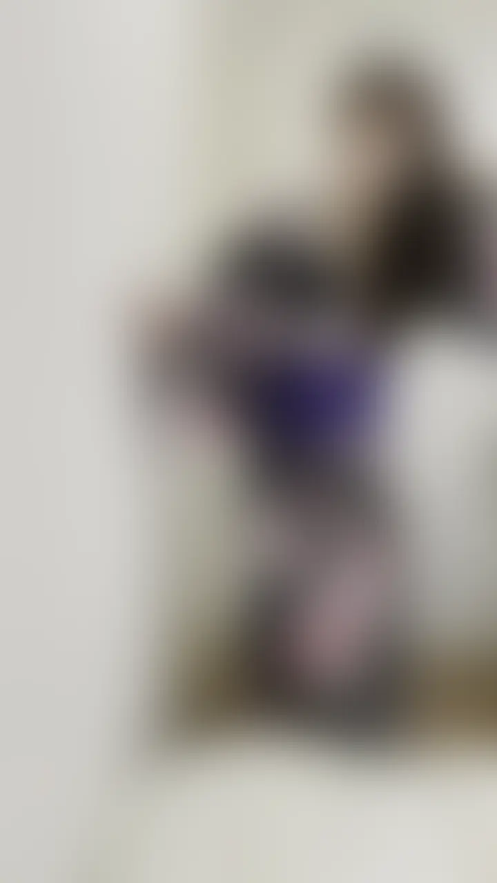 浴衣人妻の発情♡性欲モンスターが騎乗位で乱れちゃう…///
右の【いいね】や【保存】もしてくれたら嬉しいです🤍
旦那に相手にされない人妻あやねです。。
浴衣を着てたらえっちな気分が抑えきれなくなっちゃって…
持ってた扇子もあんなことに使っちゃうし
あそこはあっという間にぐちょぐちょになっちゃうし…
ねぇねぇ…
あなたの上に乗って発散しちゃっても良いですか…? (2/2)