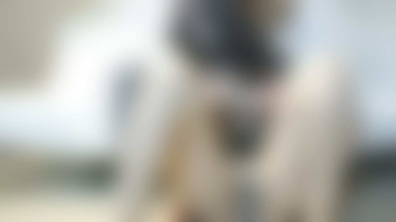 M字に開かせられて、パンツの染みをつくりながら、乳首イキ、ボルチオイキ、耳イキ、脳イキ、他スパンキングされたり、抱きしめられるだけで逝くように、じっくり開発されている様子です… (2/2)