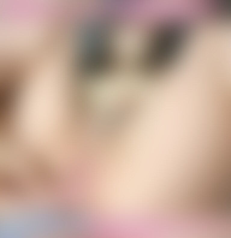 こんばんは、ももちです♡
先日用事があってちょっと実家に帰ってたんだけど…ちょうど帰省するタイミングでAmazonから頼んでたら物が届きまして㊙️。。
せっかくなら使ってみたいなってことで…実家の寝室でシちゃった。。撮れたてホヤホヤだから、なんか公開するのが恥ずかしい(///ω///)(笑)
恐らく初公開?!
実家の寝室で撮影してみました…
今回はね、実家のクマちゃんも登場🧸(笑)
クマちゃんともちょっぴり生々しいイチャイチャシーンもあるの(՞ ⸝⸝⸝..՞)
ちっちゃい頃よくやってたぬいぐるみオナ。スリスリ、くいくい、腰が動いちゃって止まらなかった… (2/2)