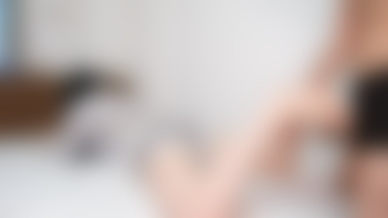 こんばんは🌃
スマホを見ながら足コキする動画の後編を投稿します💕
無視されながら足コキされる？のが嬉しいんだろうけど、射精の瞬間はちょっと、どうしても見ちゃうよね。。笑

ちなみに彼の趣味に付き合っている間、「東京ツクール」っていうゲームしてた😂パズル好きな方はぜひ笑


Good evening.
I posted the second part of the video of me giving a footjob while looking at my phone💕
I know he gets off on getting footjobs while being ignored, but I can't help but watch the moment of ejaculation a bit 🥰

By the way, while I was going along with his ○○○ed hobby, I was playing a puzzle game called "東京ツクール" all the time 😂 (2/2)