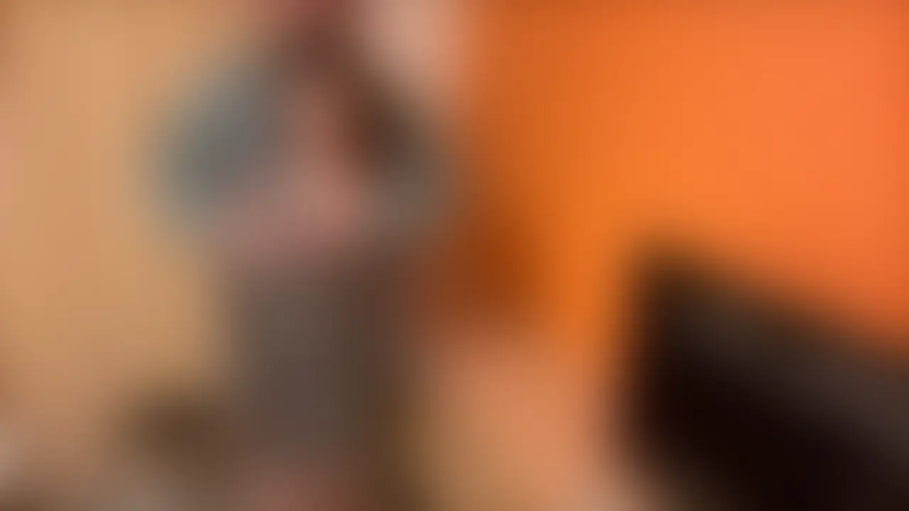 【ファン限定フル動画】🎁

キャバ嬢とアフターして、仕事終わりだから汗まみれで酸っぱいまんこの味すると思うけどいいの？って言われたけど沢山舐めて挿入しました。 (2/2)