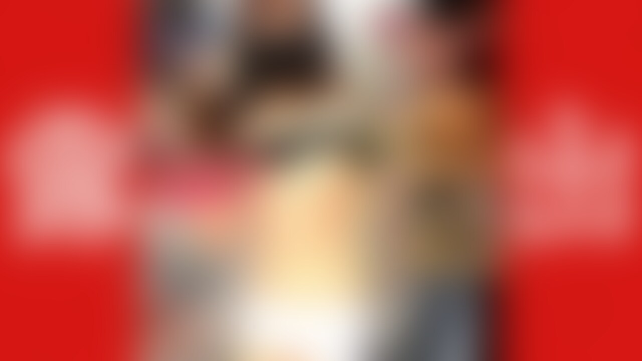 14分12秒
旧ファンクラブ2021年8月分前編です。
02:20のTwitter尺の動画が6本です。
4本がファンクラブ限定動画で2本はTwitterメインアカウントアップ分の顔モザイクをはずした動画です。 (2/2)