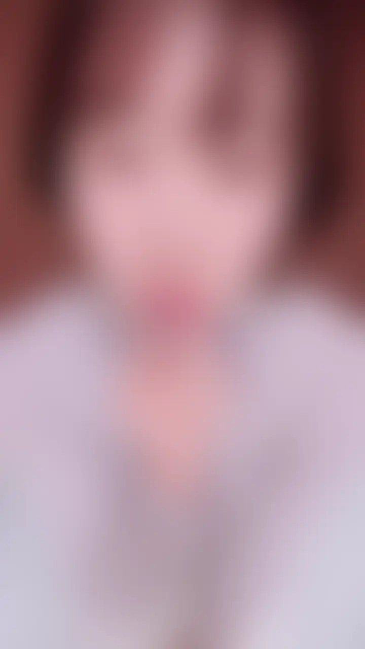 こんばんは、くるみです🐿💗
今日はね…
くるみと、いちゃいちゃしませんか?🥺💋
なんだか無性にいっぱいちゅーしたくなっちゃって…
甘えたい気持ちが止まらなくて…💦
ご主人様、たくさん甘えさせてくれませんか?💗
ちゅっちゅしてるうちに、
しあわせな気持ちと一緒に…
だんだんえっちな気分も高まってきちゃって…🫣💦
自分で乳首をいっぱい触ってたら、
おまんこぐちゃぐちゃになっちゃって…///
そのまま気持ちよくなっちゃいました…💗
ざこざこなおまんこで…ほんとにごめんなさい🥺
でも、見てくれたらうれしいな…♡
💗「見たよ♡」の合図に💗ポチりしてくれたら、
くるみ、とっても喜んじゃいます☺️🎀 (2/2)