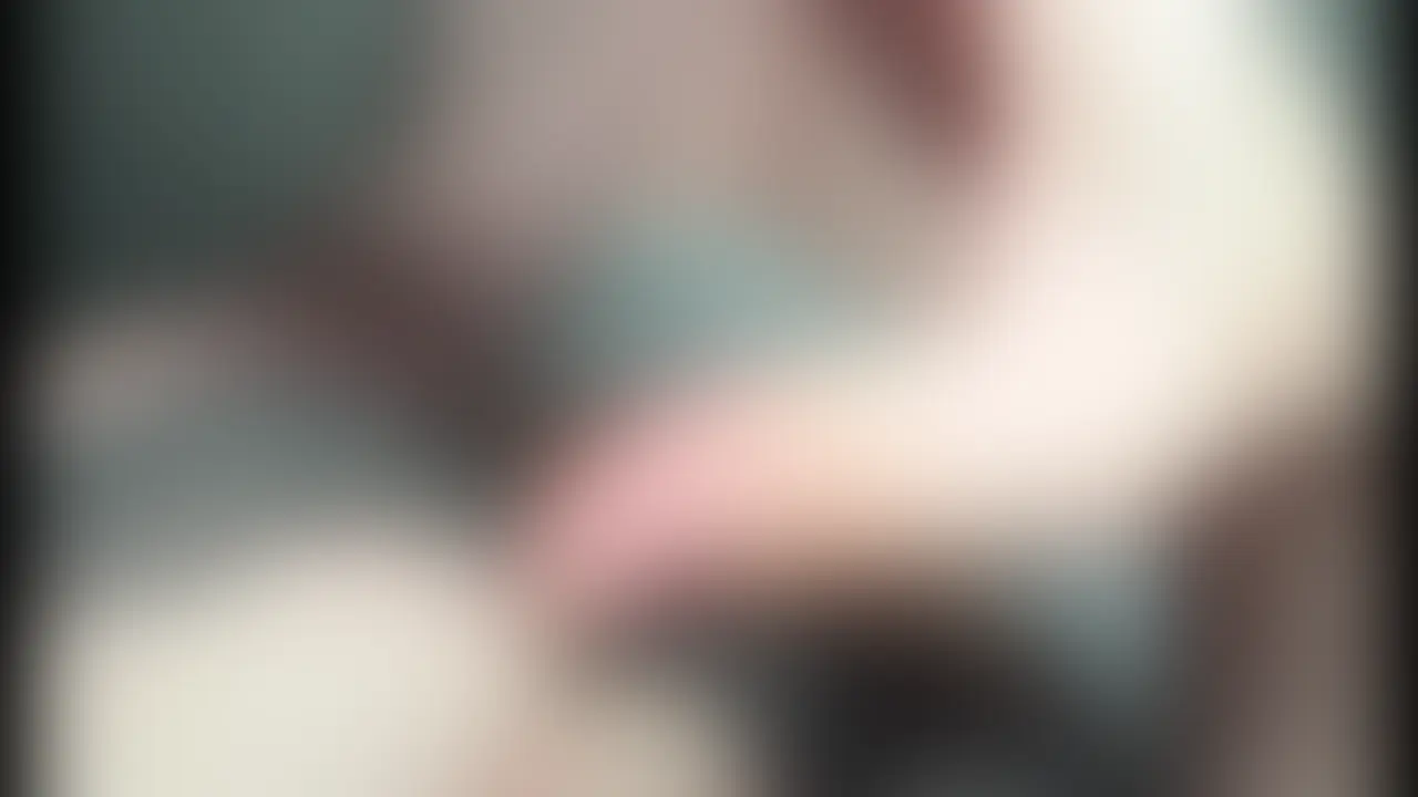 いいね♡+保存してから見てくれると嬉しいです🫶
------------------------------
【とろろ目線主観おなにー】
今日は面白い角度から!
みんなこの景色みたことある?笑
とろろ目線でオナニー撮影してみました😌
毛穴が見えそうなくらいおっぱいがドアップで恥ずかしい😣
見えても引かないでね…
マイクも近いから息遣いとか声もいつもより近くで感じてね♡ (2/2)
