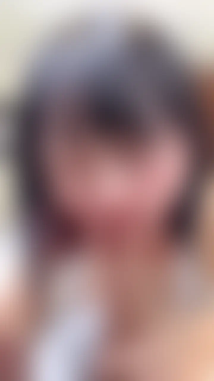フェラしてたら自分で感じて乳首も固くなってきちゃった…
おしり食い込みすぎてごめんなさい😌
このえっちなコスプレ、大事な部分に穴があいてるの💓 (2/2)