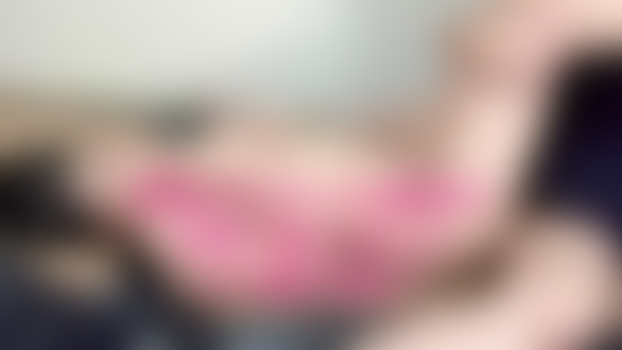巨乳でスタイル最高の可愛い素人ちゃんとハメ撮りSEX★着衣で生フェラ→じっくり攻めたら控えめの喘ぎ声がエロい→乳首舐め&じゅるじゅる生フェラ→正常位で挿入→おもちゃも使ってイカセ→お尻をバシバシ叩きながらバックでガン突き→種付けプレスで射精! (2/2)