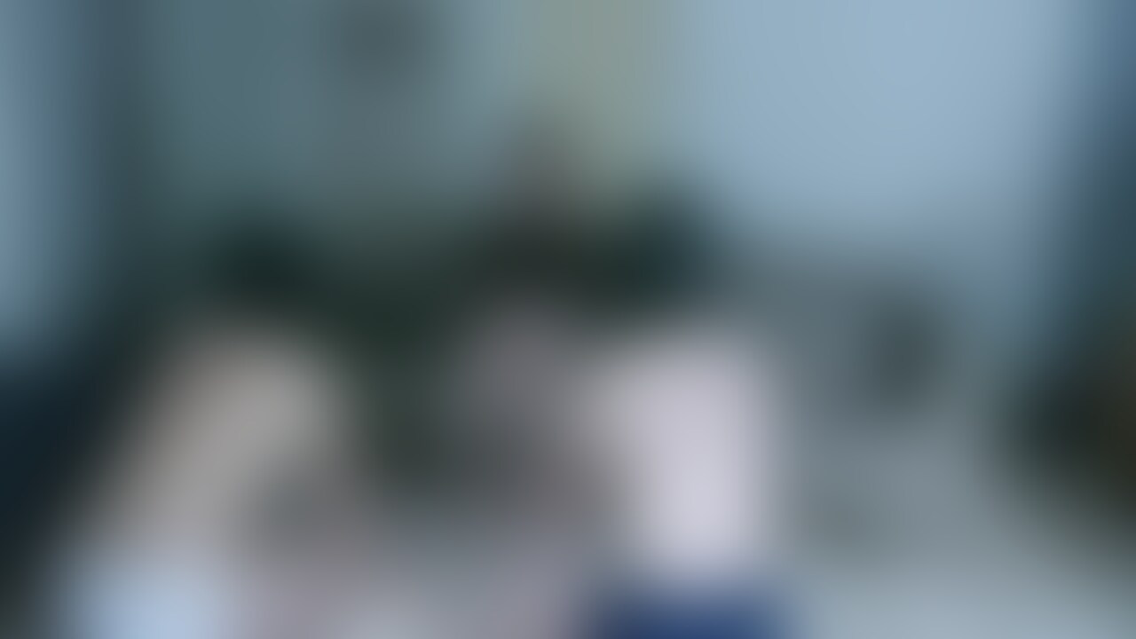 [myfans見放題プラン限定別アングル映像]

港区女子レイカ様の使えるオナニー道具(舐め犬)選別オーディション、使えるマゾにはご褒美を


※素人女性の為身バレを考慮しサンプル動画、画像は顔モザイクをしております。
購入後本編は顔モザイクはありません

今回はレイカ様が二人のマゾ男からより優秀でより使える方をオナニー道具(舐め犬)として採用し、もう片方を置物ドレイとして奉仕させて頂いているマゾ男を眺めさせるというかなり屈○○○的な内容の映像となっております。

レイカ様が普段遊ばれている時に履いている靴の底を二人のオナニー道具(舐め犬)志望のマゾ男に舐めさせどちらがより靴底を綺麗にできるかを競わせます。

その後は素足の裏や指の間をどちらの方がより忠誠心を持ってより綺麗にできるかを審査します。
サンプルにも載せましたが
「可哀想だね。私の彼氏はちんちん挿れられるのにお前ら足舐めるしかできないんだもんね。一生汚れ取ってろ。」「そんなんだったら一生ドレイのままで良くない？？オナニー道具にすらなんねえわ。舐めろよ。」
等、22歳のこんなに綺麗な女性からしてみればはるか年上ではあるが格下のマゾ男に対してはこんなに見下した発言をする事ができる事に対してある意味尊敬すら感じる事ができます。

負けたマゾ男の頭の上に履いてきたパンツを乗せて置物ドレイとし、そしてやっと舐めさせて頂けた勝者のマゾ男に対しても「お前は舌で舐めるだけだろ？ちんちん挿れられないんだからしっかりやれよ」と立場の差を認識しつつ励ましの言葉を下さいます。

最終的に初めてのオナニー道具(舐め犬)として使った方には満足されたのかご機嫌になられたのか、先程や靴底素足舐めオーディション中とは打って変わりご褒美に寸止めの末マゾ男の愚息を慰めているシーンも入っております。

※出演女性はすべて○○○以上です。

※この作品はオリジナル作品として販売することを目的として製作しています。

※また、アメリカ合衆国より公開されており、作品の著作権出演者の肖像権は米国法人にて管理されております。

※作品はオリジナル作品であり第三者に提供、販売等の行為を行うことはいかなる場合も禁止します。

※無断販売・無断転用をした場合は法的処置をとらせていただき、損害賠償請求を致します。 (2/2)