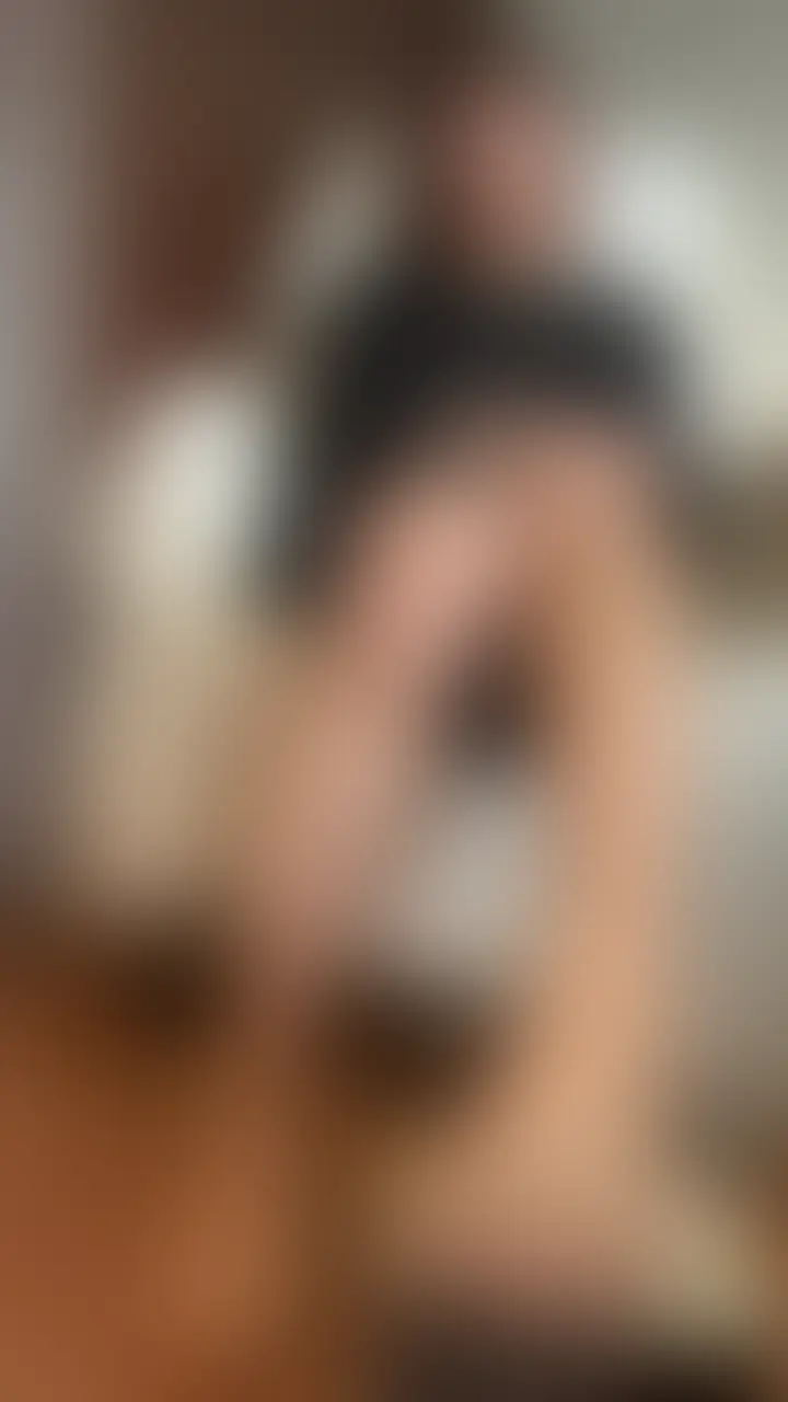 …来たのね。
ちゃんと分かってるじゃない。結局、ここに戻ってくるって。
今回は、少しだけじゃ済まないから。
最初から最後まで、全部任せなさい。
どこで我慢できなくなるかも、どうなると崩れるかも、もう見えてるから。
……いい?
勝手に動かないで。
私が見てるところで、ちゃんと従いなさい。
どこまで耐えられるか、ちゃんと見ててあげる。 (2/2)