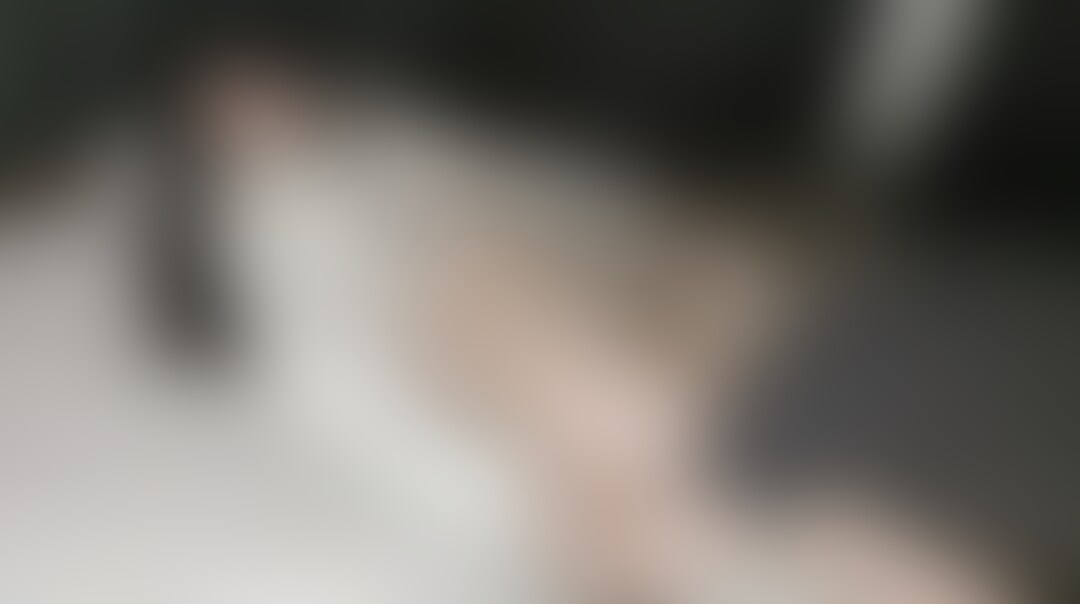 不機嫌な彼女にわからせえっち💓
さいしょめちゃくちゃ不機嫌なのに、いれたら結局気持ちよくなっちゃうの何〜笑
初っ端不機嫌さが顔に出てて笑ってしまったwww (2/2)