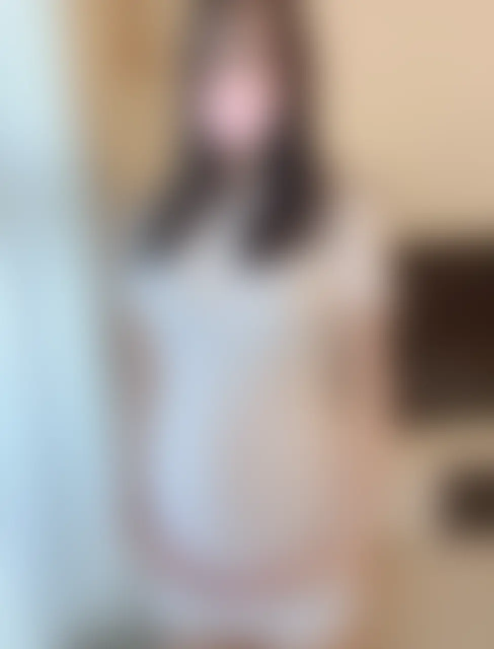 ひなた「ぴちぴちの服😆」の投稿サムネイル