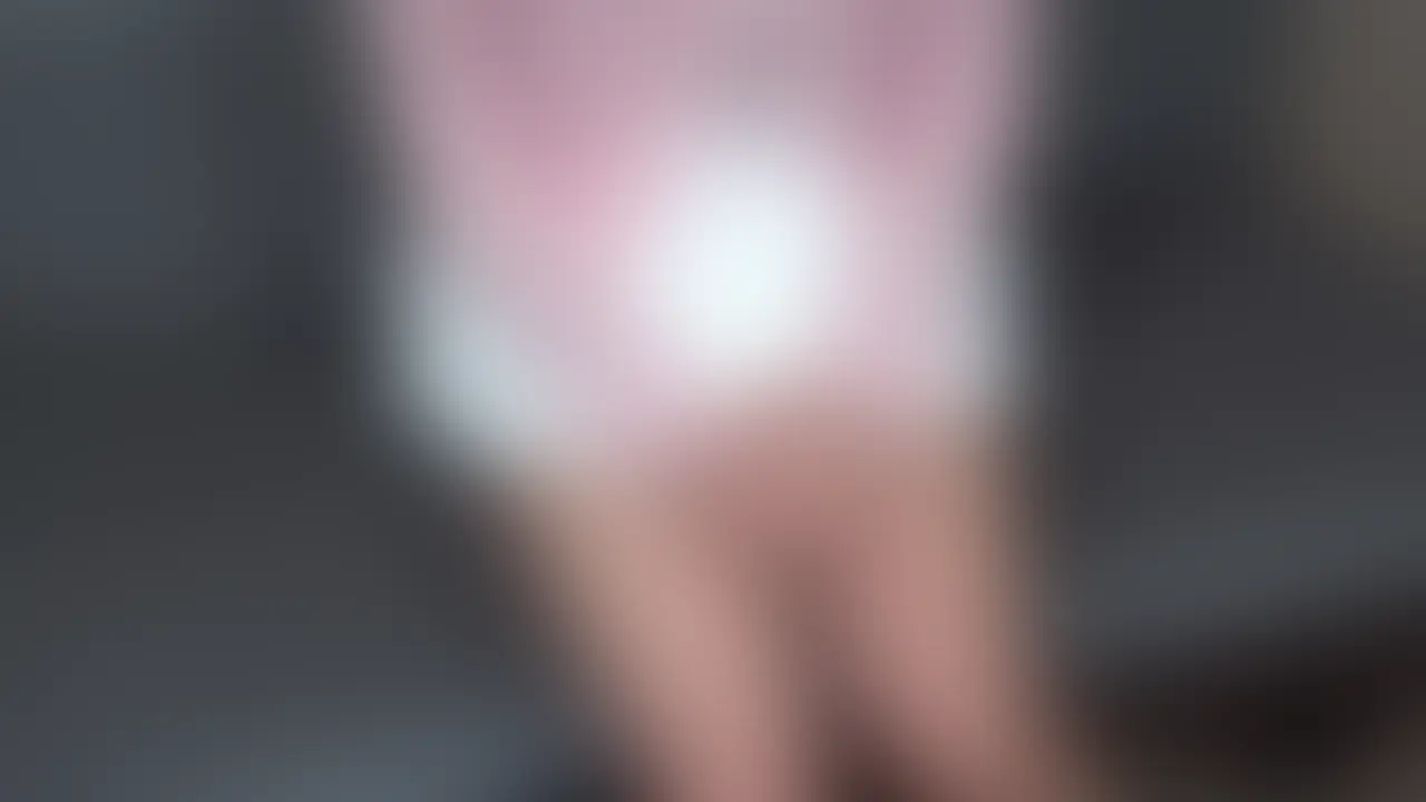 👑デカ尻ドM変態女子
【20代｜美乳｜ドM｜中出し】

撮影は今日が初めてとのことで
少し緊張してそうだったため
とりあえずフェラで緊張解く(笑)

すごく頑張り屋さんで、自分で奥まで
フェラして苦しそうにしてるのが好き。
セルフイラマチオ。

騎乗位も頑張って腰振ってくれてて好き。
お礼にバックでは思いっきり突いてあげた。
でもケツ穴広げながら最高潮に喘いでるから
変態ドM確定。

最後は中出し。
しっかりお腹の中に抱え込んでる変態。 (2/2)