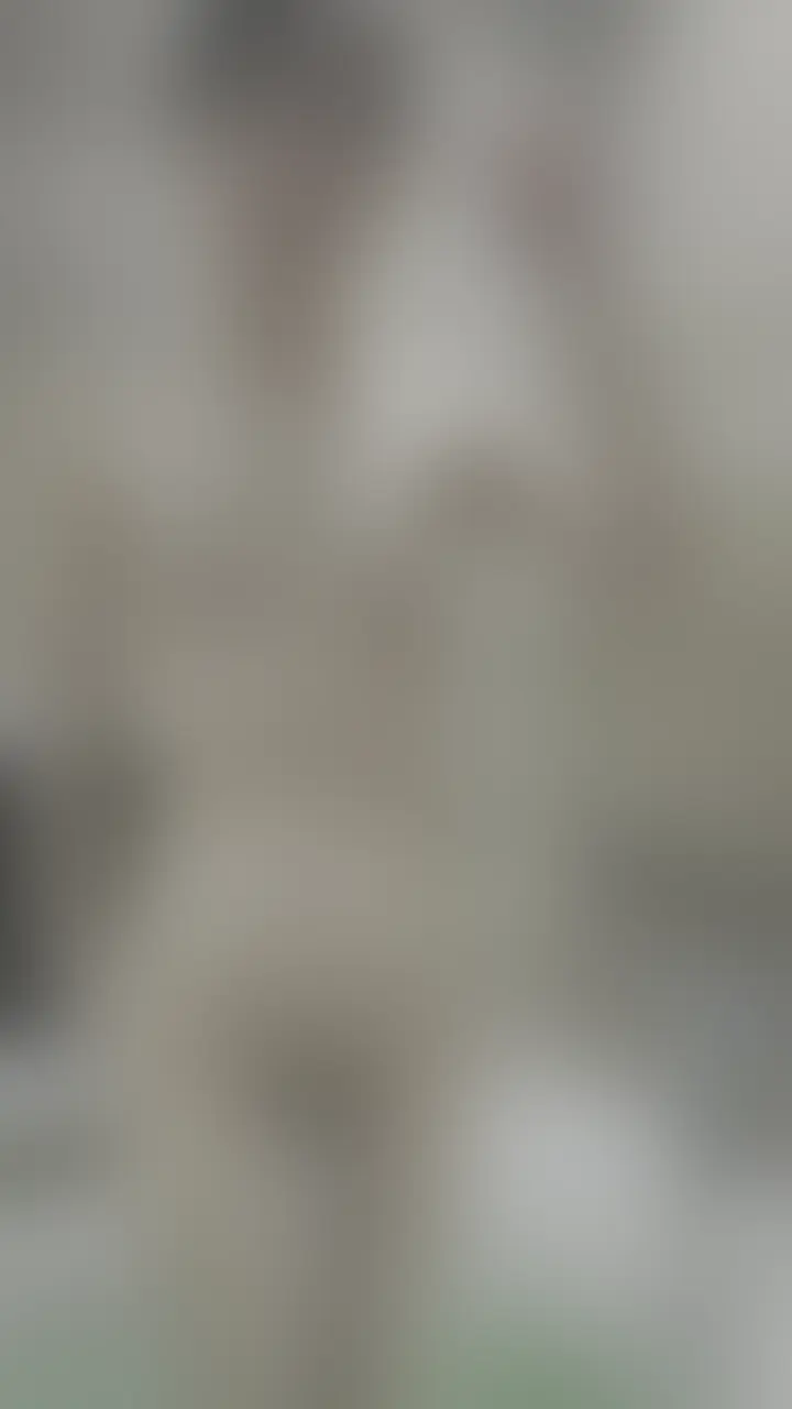 お疲れ様です、ももかです。
お風呂でオナニーしちゃいました。

今回は立ちながら、ローターを当てて激しく攻めて逝きまくっています。
お風呂の中で響く強い振動に耐えられなくて、完全に理性をなくしている日常です。

普通のOLの平凡な夜の私生活です。
恥ずかしいけど、じっくり見てください。 (2/2)