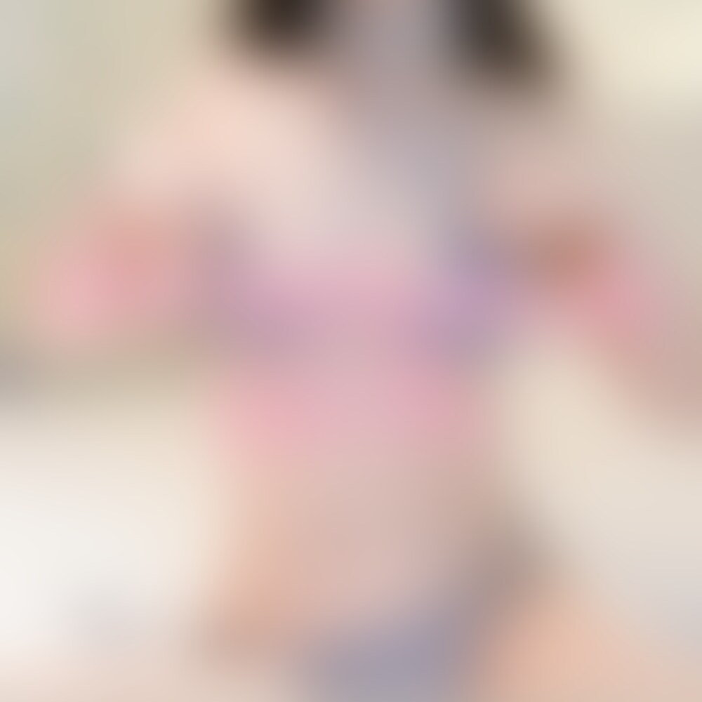 右上の「いいね💕」を押してから読んでいただけると嬉しいです🥹
※顔出しありの動画はこちら
https://myfans.jp/posts/2659997a-7b26-4aa4-b062-8aa88e339a46
こんにちは、あかりです🐣
今夜のあかりは、ちょっと危ないオオカミさん。
ふわふわの耳ややわらかい衣装。
でも、中身は…とっても発情しています🫢
コスプレをして、自分の姿を鏡で見つめてたら
「なんだか今日は…ちょっとエッチな気分かも」って。
そのままベッドに横になって、無意識に指が下へ…
気づいたら、自分でも止められないくらい気持ちよくなってました。
撮影してることなんて途中から忘れちゃって、
あえぎ声も、震える指先も、ベッドシーツの擦れる音さえも
全部、そのままこの動画に残っています。
普段は絶対に見せない、あかりの"オオカミの夜"。
ちょっと乱れた、でもどこか素直な私を、あなたにだけ。
この映像が、あなたの夜を熱くしてくれますように🫶
感想やコメント、DMも待ってます♡
どんな風に感じたか、教えてもらえると嬉しいです🥰
あかり🐣 (2/2)
