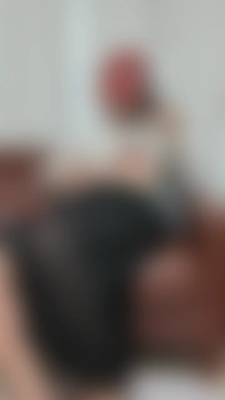 乳首を挟むオモチャで遊んじゃいました。
動画短くてごめんなさい。このデンマ気持ち良すぎて💦 (2/2)
