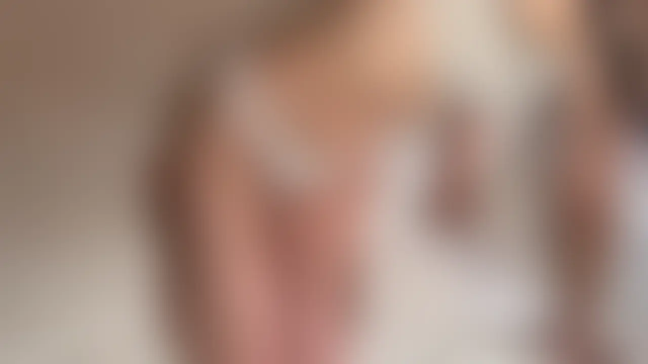 彼氏持ちの美容部員 【長編Ver.】
前々からDMで交流のあった可愛い美容部員ちゃん。
彼氏持ちなのでお会いするのはNGって言われてたが、最近彼氏と会ってなくてムラムラがMAXになって『玲さんに犯されたい!!』ってDMがあり会うことに。
まだあどけなさが残りつつ、大人な雰囲気を出してくれて膣の締まりが最高。
中イキも出来なかったがしっかり中イキも分かるようになって爆イキ体質になってしまった。笑
玲のSEXテクにメロメロになったので身体よりも玲にまたすぐに会いたいってさ!!
ごめんね、彼氏さん。笑 (2/2)