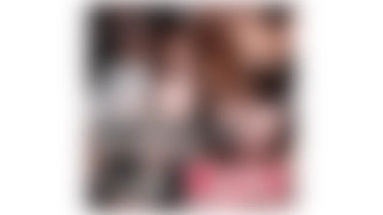 「今からハメ撮り撮られま~す(笑)」
19歳彼氏持ちの美女に中出ししちゃいました
「彼氏がエッチ下手すぎて(笑)」
という理由で連絡をくれたピチピチ19歳
ハメ撮りも初めてでテンションが上がっているようです(笑)
初めてを良い思い出にしたくて
夜景の見える綺麗なホテルに連れ込みました
のほほんとしているようで実は結構興奮してた?
パンツを脱がせたらすでにびしょ濡れ(笑)
くちゅくちゅとおま〇こは音を立てて
糸を引くほど(笑)
そのまま無断で生挿入
「お腹に出して・・・」
と喘ぎながら精一杯の抵抗を見せますが・・・
NNN-074前編
中編&後編coming soon... (2/2)