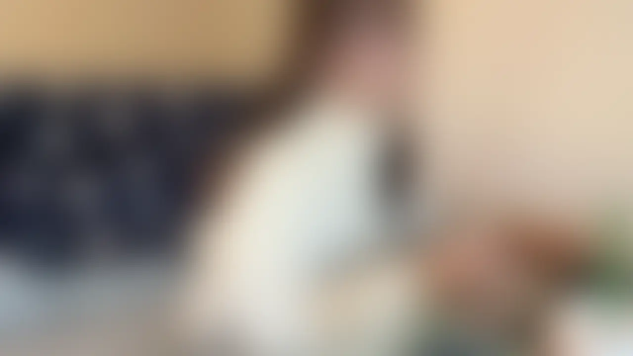 在宅ワーク中でもサクッとオナニー♡しちゃう🥺 (2/2)