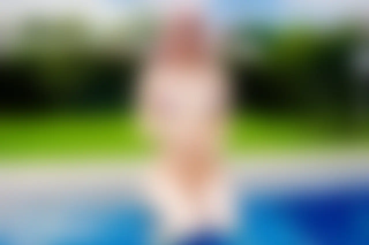 sei-miho ★人妻肉便器「ミホです💖 今回はプールに入った写真です！外は暑いけど水はすごくひんやりして気持ちよかった～😊✨ また連れて行ってくださるご主人様はいらっしゃらないかな～。。。」の投稿サムネイル