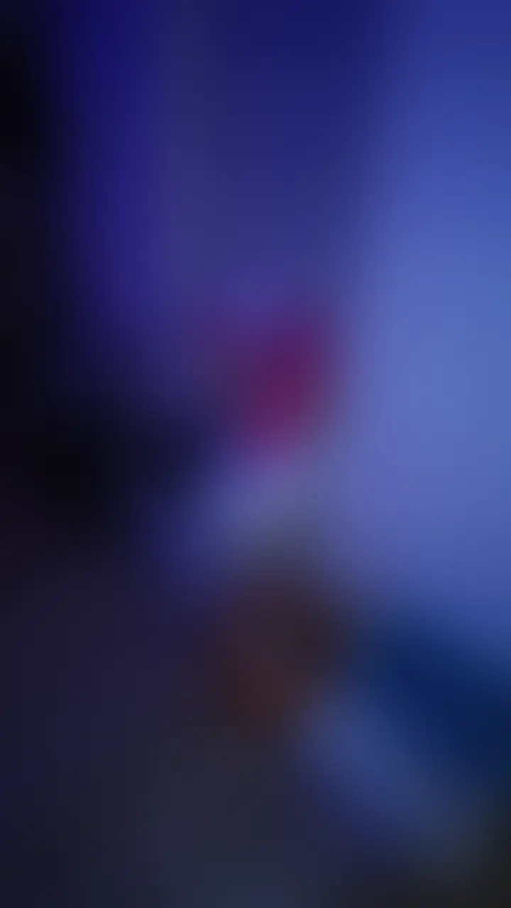 【オイルプレイ×巨乳×ス○バ店員!本編顔出し公開中】
「今日だけ特別だよ~」なんて囁きながら、アミアミのスケベ衣装を着た天使。
乳圧ヤバすぎるオイルパイズリ、チ○ポがバカになりそうなほど気持ちい騎乗位…。
ゆるふわな見た目のス○バ店員さんに、中出し懇願されちゃいました、、、 (2/2)