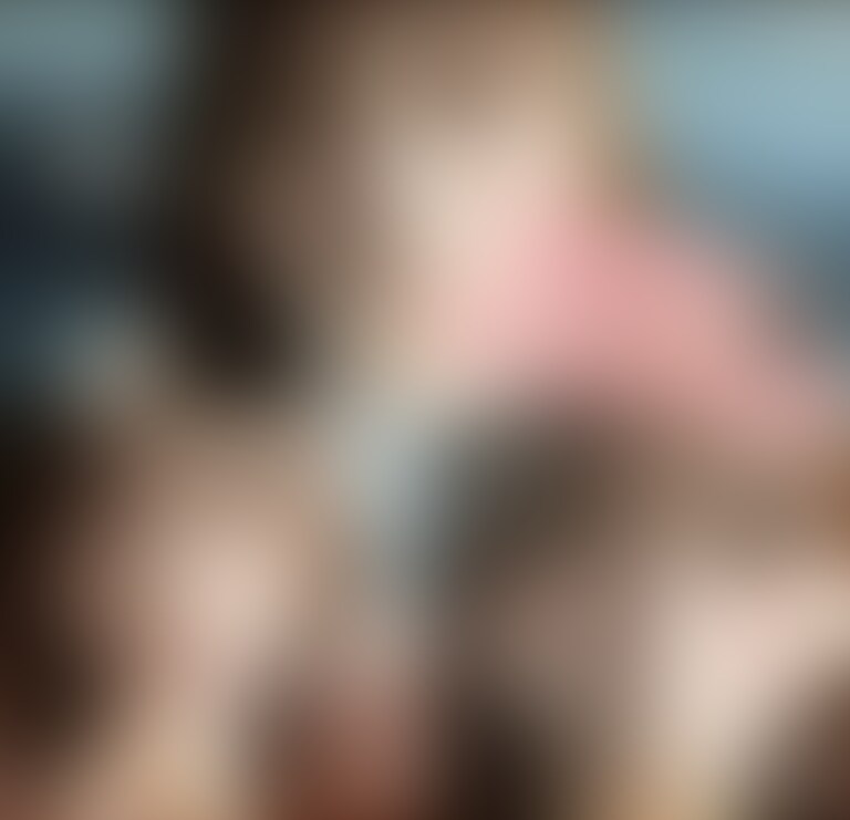 ドライブデートで我慢出来ず車内で手コキ＆濃厚フェラ…

～本編内容💕～
今回の動画は、ずっとずっとずーっとやりたかった…念願だった…車の中でHなことをしちゃいました。。(///∇///)
ももちとドライブデートしたらこんな風にエッチなイタズラばかりされて、大変かもしれません…♡笑


【動画後編】
手コキで硬ーくなっちゃったおちんちんに、
舌先をツンツしたり、キスしたり…カリ攻めも。。先っぽだけじゃなくて、喉奥までずっぽり咥えて出し入れしちゃった…💕💕
結構…激しいです…/////最後はお口に、ね♡ (2/2)