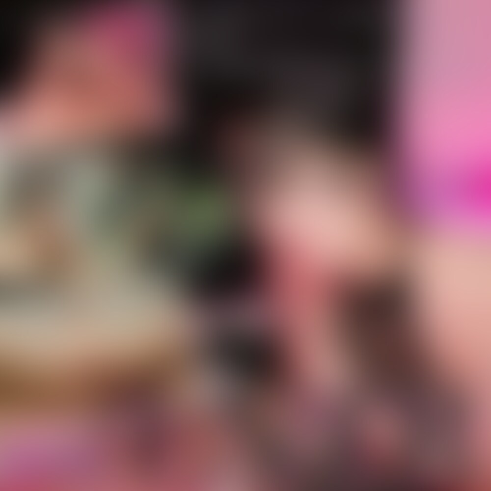 【永久保存版・単品商品】
【魅惑の美女に誘惑される生NTR】
魅惑の目に吸い寄せられ
気づけば骨抜きにされていた
"KAO先生"をNTRしました💜
しかもガチ彼氏の目の前で、、
生ハメで、、
KAO先生は「ゴムが嫌い」「演技ができないので気持ちよくないと不機嫌になる」という純粋にエロが大好きな女性。
そんなKAO先生と、リアルな生NTRセックス。
《目次》
・出会い+車内で彼氏が居ない隙に
・ホテルでNTR
・お風呂でイチャイチャ(彼氏が居ない隙に)
・ペニバンでアナルとろとろセックス
※気持ち良すぎて、このあと猫みたいに伸びました🐈 (2/2)