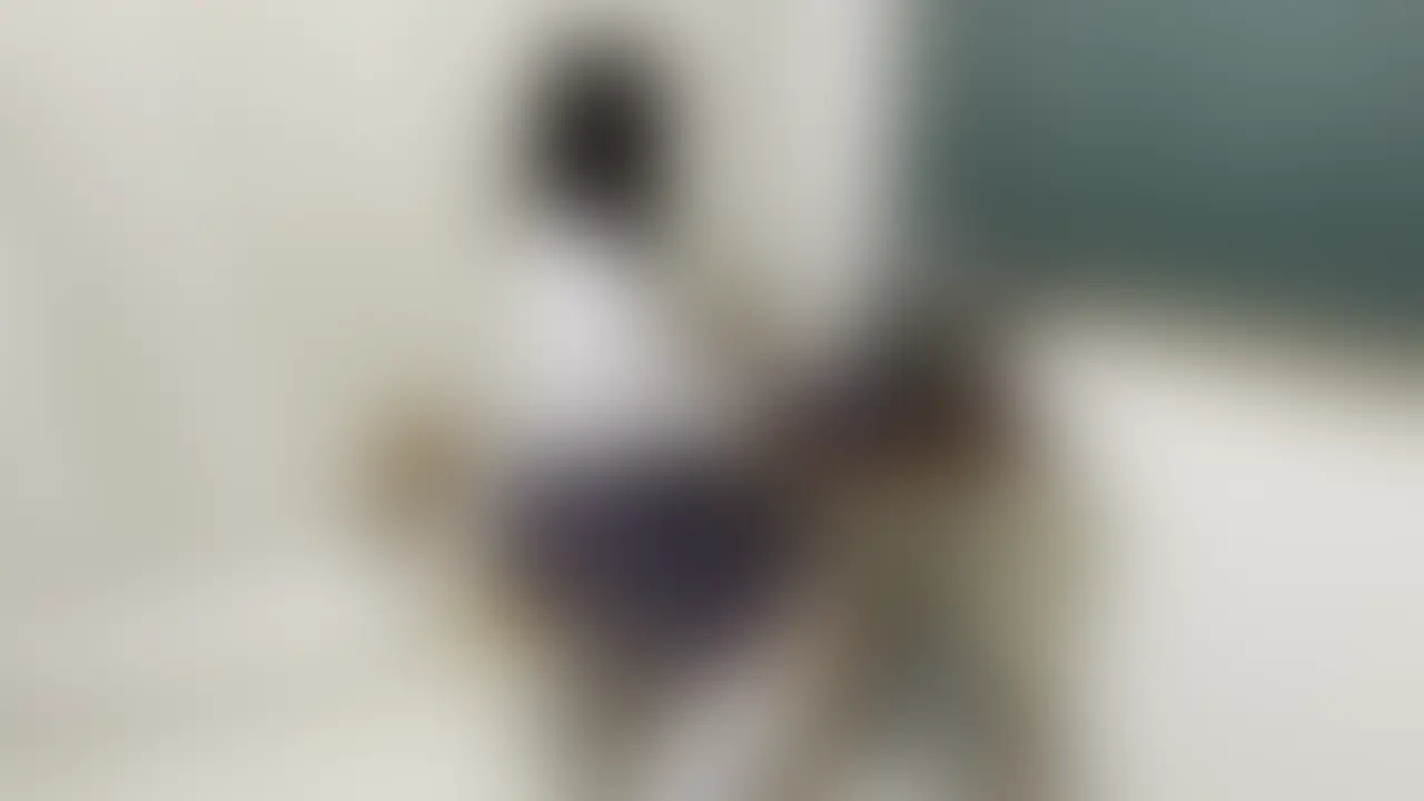 生徒あゆの作戦にハマり卑怯な手段の勝負に負けて電気アンマで敗北射精させられる教師
【スペシャルプラン、ラグジュアリープラン、単品販売動画】
先生さぁこの間城咲に柔道負けたんでしょwww?
と生徒のあゆが言い出す
城咲がこの間の出来事を同級生に言いまくってるようだ...
あゆ「私もやってみていい?実は昔ちょっとだけ柔道やってたの!」
俺「いいよ!本気で返すけど?」
あゆ「全然いいよ!私も本気で行くね!」
まぁ昔ちょっと柔道かじってたくらいの生徒の抑え込みなんて楽勝だ!
あゆが俺を横四方固めで抑え込みにかかる!素人女子の抑え込みなんて力ずくで返した!
あゆ「なんでだろうなー次!これは?どう?」と
バストを俺の顔に押し付け縦四方固め
ここで返せなかったらさらに悪いうわさが広まると思い必死で返す
あゆ「あれ?おかしいなぁ私必殺技使うわ!」
制服のスカートをめくり顔面騎乗をしてきたがった!ちんこを触りながら
「え?先生固くなってるんだけどwww何で勃起してるのヤバくない?www」
「聞いちゃったんだけどさぁ電気アンマで勃起させて精子だしちゃったんでしょ?www」
「城咲に電気アンマ教えたの私なんだよねwww」と言いやがった!初めから俺を電気アンマで仕留める作戦だったようだ (2/2)
