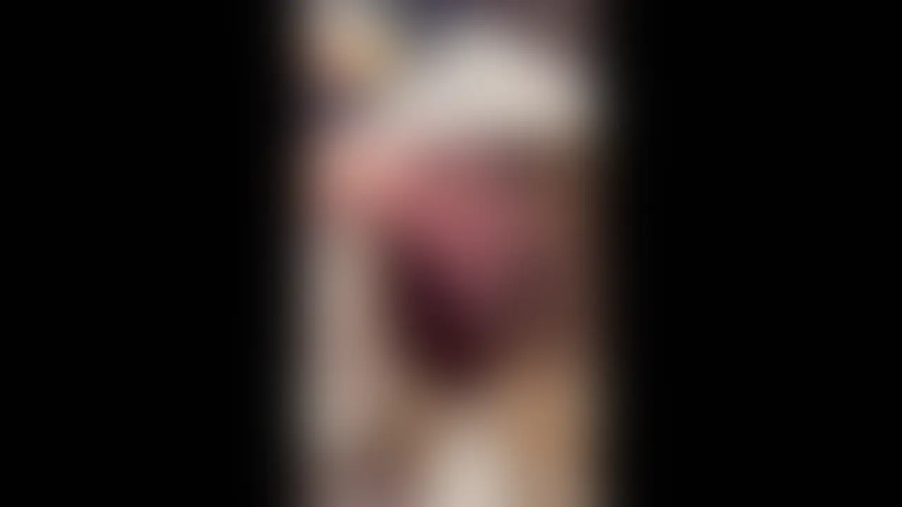 【完全顔出し】

あの人とエッチしたい…

難波を歩いてて気になったお兄さんがいたので
声かけちゃいました…

『今日彼氏いないからうち来ない？？』

家に連れて帰ってきて

バチボコにいじめてもらいました🩷🩷🩷🩷 (2/2)