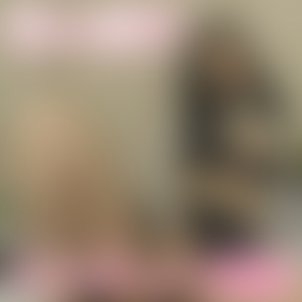 素人○○○のパンティー日記　03

女の子にとってもっとも恥ずかしい行為。それは汚れたパンティーを見られること。
そんなパンティーの映像を自画撮りで投稿してくる女の子たち。
そんな彼女たちは実は投稿マニアで、恥ずかしい自分の染み付きパンティーを見られることで興奮しているのだ。
あまりにも生々しい彼女たちの投稿映像。
女の子の粘膜液の全てを垣間見る事が出来る。 (2/2)