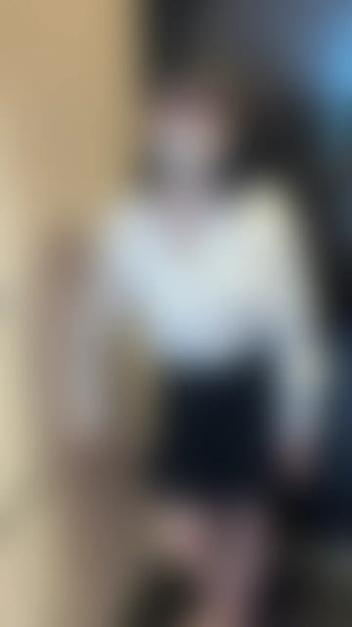デリヘルにて、にいなちゃん。
初めは少し生意気ですが、プレイに入ると段々可愛くなっていく。
三射精!口内、顔射、中出し
顔に出した時は、臭いと言われました。。。 (2/2)