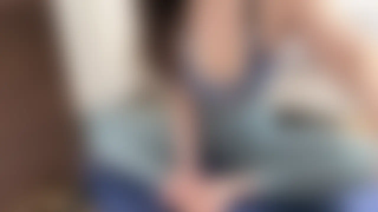 ストレッチと尻トレの動画だよ🍑

実はこういうストレッチ系の動画とか
これまで撮ったことなかったかも！！？

真面目にストレッチしてるだけなんだけど…
なんだか妙に…えちぃような…

うう、はずかしい…///

刺さる人にはすごく刺さるかも🥹？
レギンスデカ尻好きさんは必見ですっ

本編の編集もがんばるからまっててね♡ (2/2)