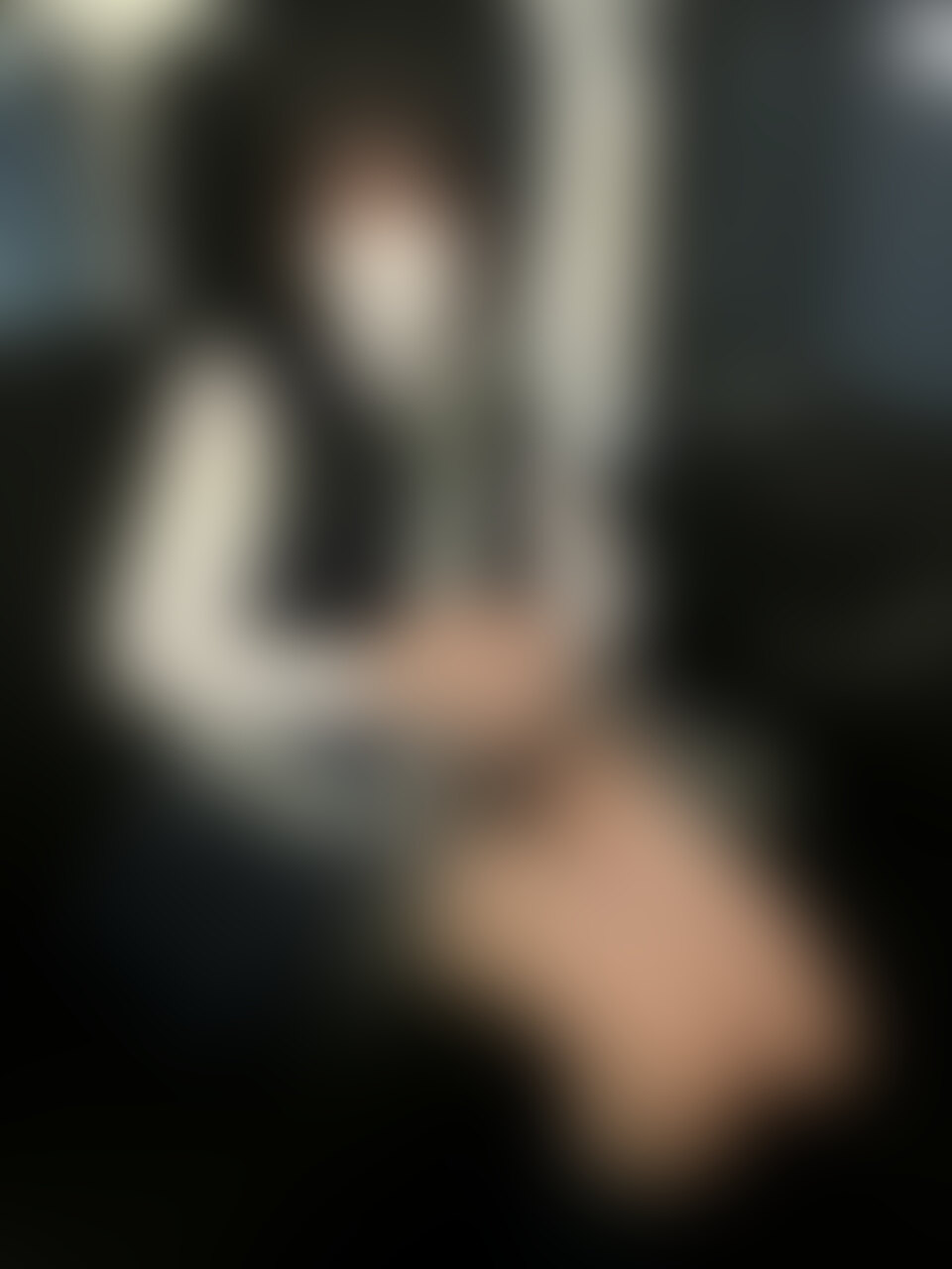 初撮り【個人撮影】顔バレしたくない陸上部のスポブラ制服女子③とパパ活_大学進学のために始めた裏バイトで連続中出し (2/2)
