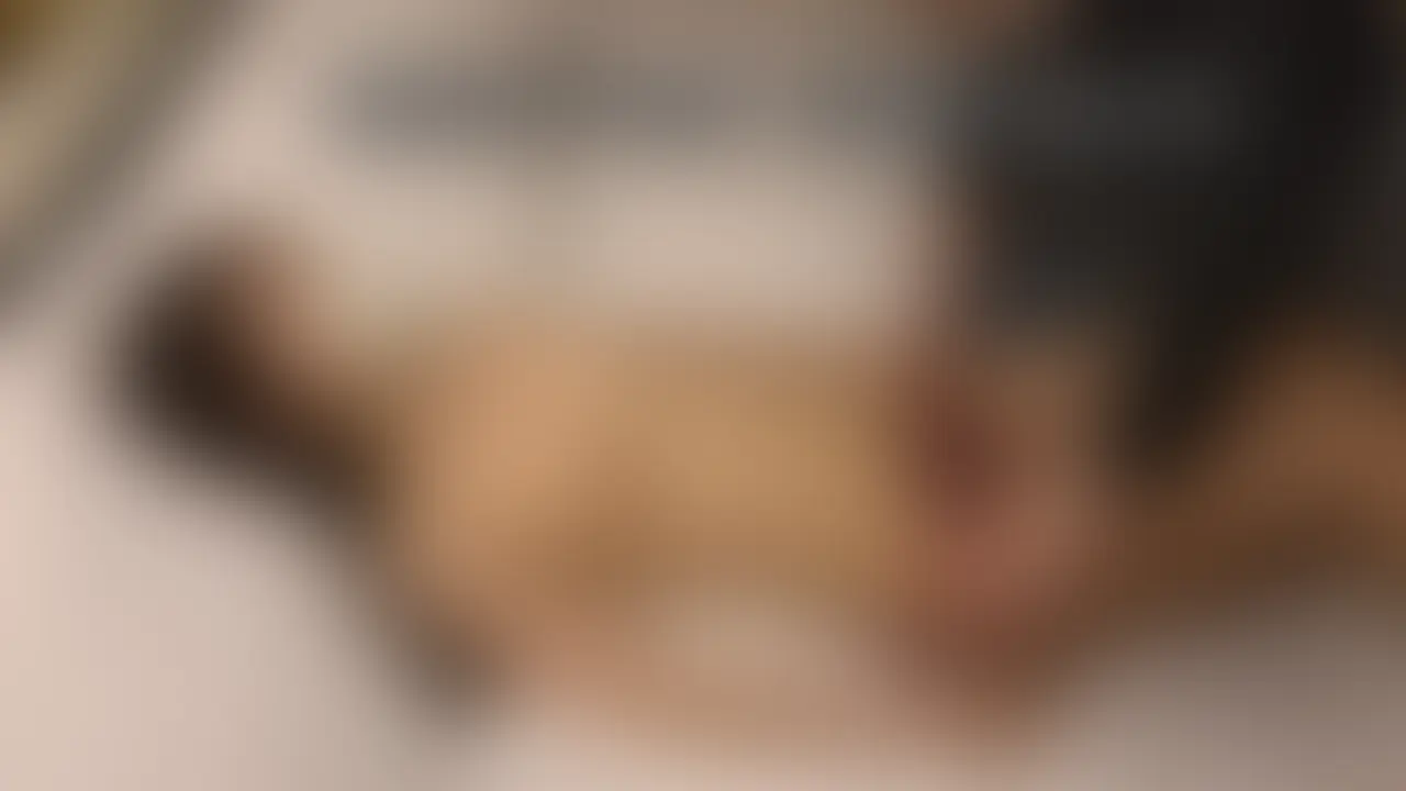 【シャイな筋トレ女子の絶頂(オーガニズム)】《Part2》性的刺激を与え続けて3点攻めで1回目の絶頂(オーガニズム)に達する。
※本編はマスク着用での顔出しとなります (2/2)