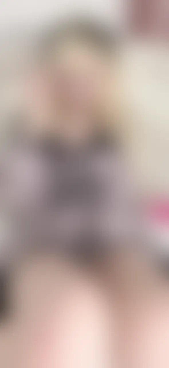 金髪地雷ちゃんがあなたに語りかけながらオナニーしちゃいます♡最後はびちゃびちゃいっぱいお漏らしシーンまで♡♡
じゃーん!今日はひっさしぶりに
ばちばちの地雷系コーデでご登場〜!!
金髪とぴんくの地雷服もなかなかイケてるかにゃ……?ᴖ ̫ ᴖ💞
最初はおにいさまに話しかけながら、熱くなって湿ったなおパンツを見せびらかしながらゆ〜っくり脱いじゃいます。
そのままさわさわしてるときの
クチュクチュ…トロトロ〜のエッチな音にもご注目♡
最後はばいぶの振動に耐えられなくて
たくさんびちゃびちゃ………っと……。
いーっぱい感じてるお顔がキュートなお顔を15分たっぷり見れちゃうからたくさん目に焼き付けてね。
今日もお兄様たちがミルちゃんでたくさん癒されますように🥺🩷 (2/2)