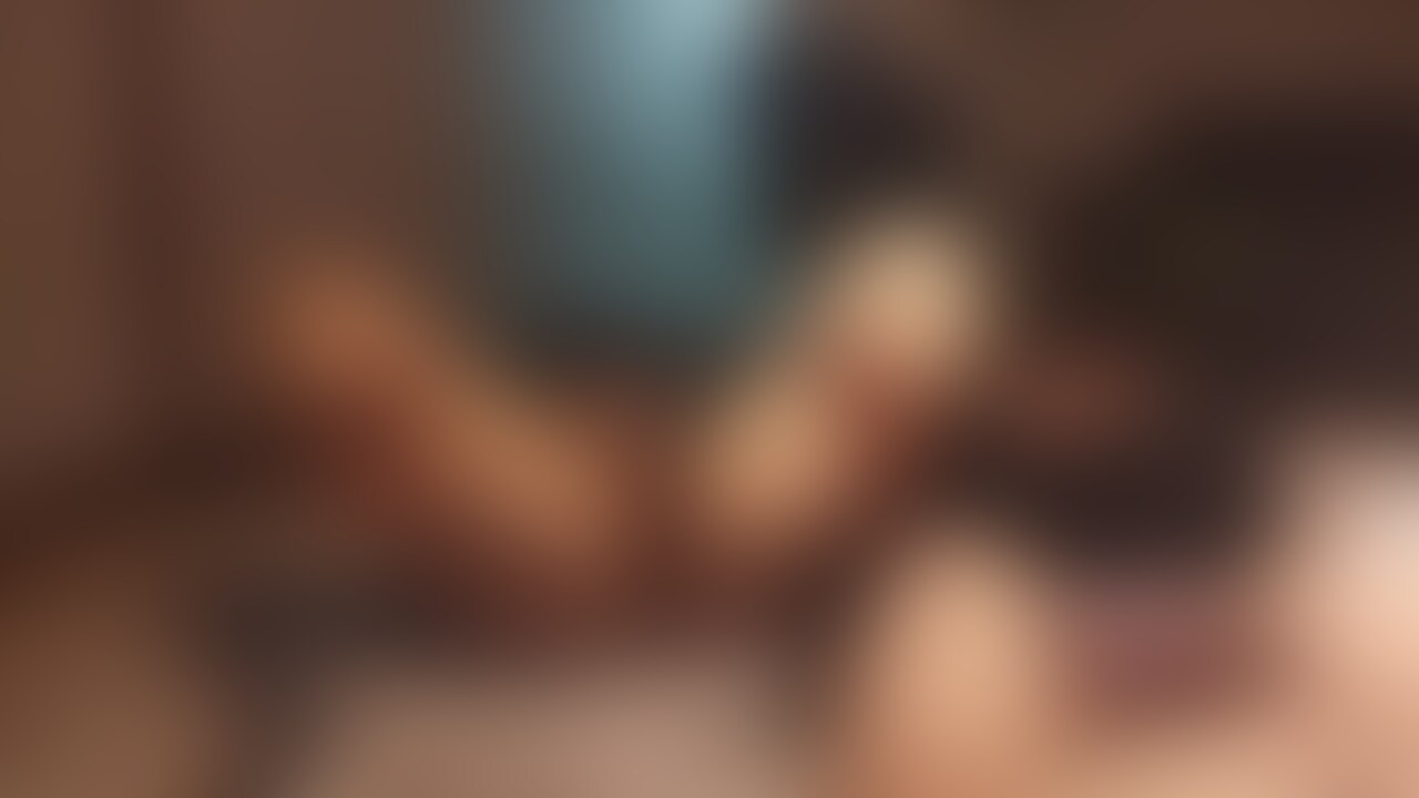 初の顔出し動画です！
オナニーした後カメラ目線で頑張って
おちんちん舐めてるのでよかったら
プラン入るか購入の方よろしくお願いします🙇 (2/2)
