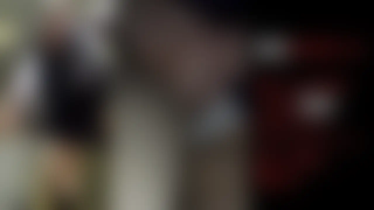 狂信者 #20【★5】駆け込み乗車の派手P少女に激しく抵抗されながらぐりぐり生マン
試行錯誤の末、遂に捕らえることができた貴重な映像。
今回のタゲは長身で美脚なモデル体型の娘。
短めのスカート丈からすらりとのびる長い脚が眩しい。
夕方の混雑した車両に乗り込むタゲのあとにつづき、後ろのポジを確保。
混みに乗じて少しずつ距離を詰める。
最初はスカートの上から、徐々にスカートの中に手を侵入させ、お尻に触れる。
少し抵抗するそぶりを見せるが、恥ずかしそうにうつ向いているだけ。
徐々に大胆に触っていくが、抵抗はむしろ弱まっていく。
細身からは想像できない大きめのむっちりしたお尻を長期間揉みしだくことに抵抗。
手の平から溢れんばかりの尻肉、ハリと弾力が一級品だ。
降車後は長めの後追い撮りあり。
恥ずかしそうにパンツを気にしながら歩く様子を撮らえることに成功。 (2/2)