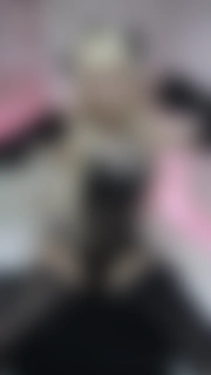 【6:14】金髪スレンダーサキュバスちゃんに、迫られて…♡
ミルちゃんサキュバスだぞ〜‼︎
今日はみんなのことをイタズラしにきました…♡
最初はカラダを優しくさわさわ…。
でもだんだんアソコに手が伸びて…♡
ミルサキュバスちゃんの誘惑に、あなたは耐えられるかな…❓♡
明日もイタズラしに行くから、覚悟しててねっ (2/2)