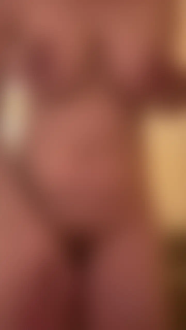 I字潮吹きオナニーしました。
実はさっき撮ったのでもしかしたら丸見えかもしれません、、、
お潮吹く瞬間気持ち良すぎて白目剥いてました。
もうそろそろオナニーじゃ満足できないかも、、、
誰か抱いて、、、 (2/2)