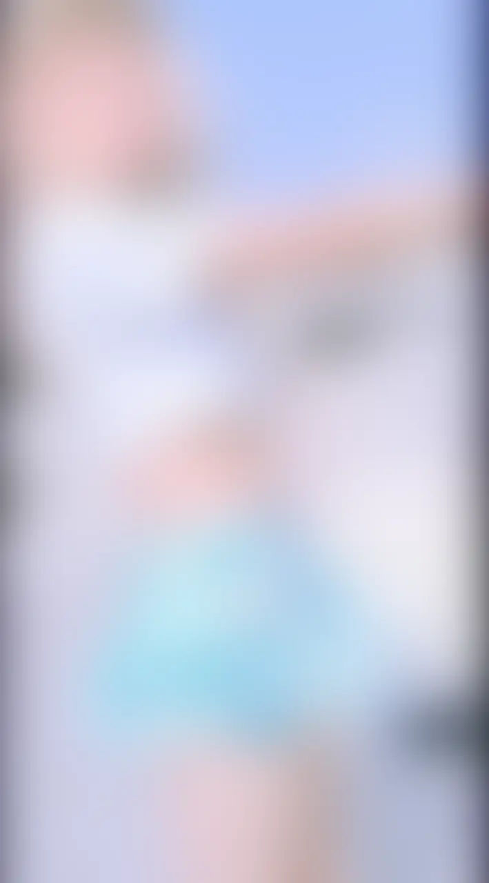 去年の海🩷今年も絶対水着で海行くっ sample 1