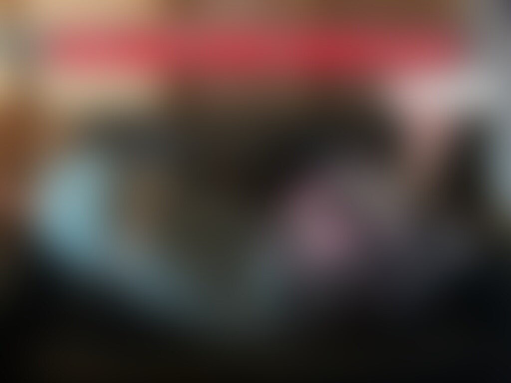 🎀女装○○○ソファ鼻フック・鼻ローター責め○○○

内容：口に大きなボールギャグをはめられ鼻の穴にミニローターを入れられても身動き出来ずもがいている女装○○○○○○動画です。(14:58) (2/2)