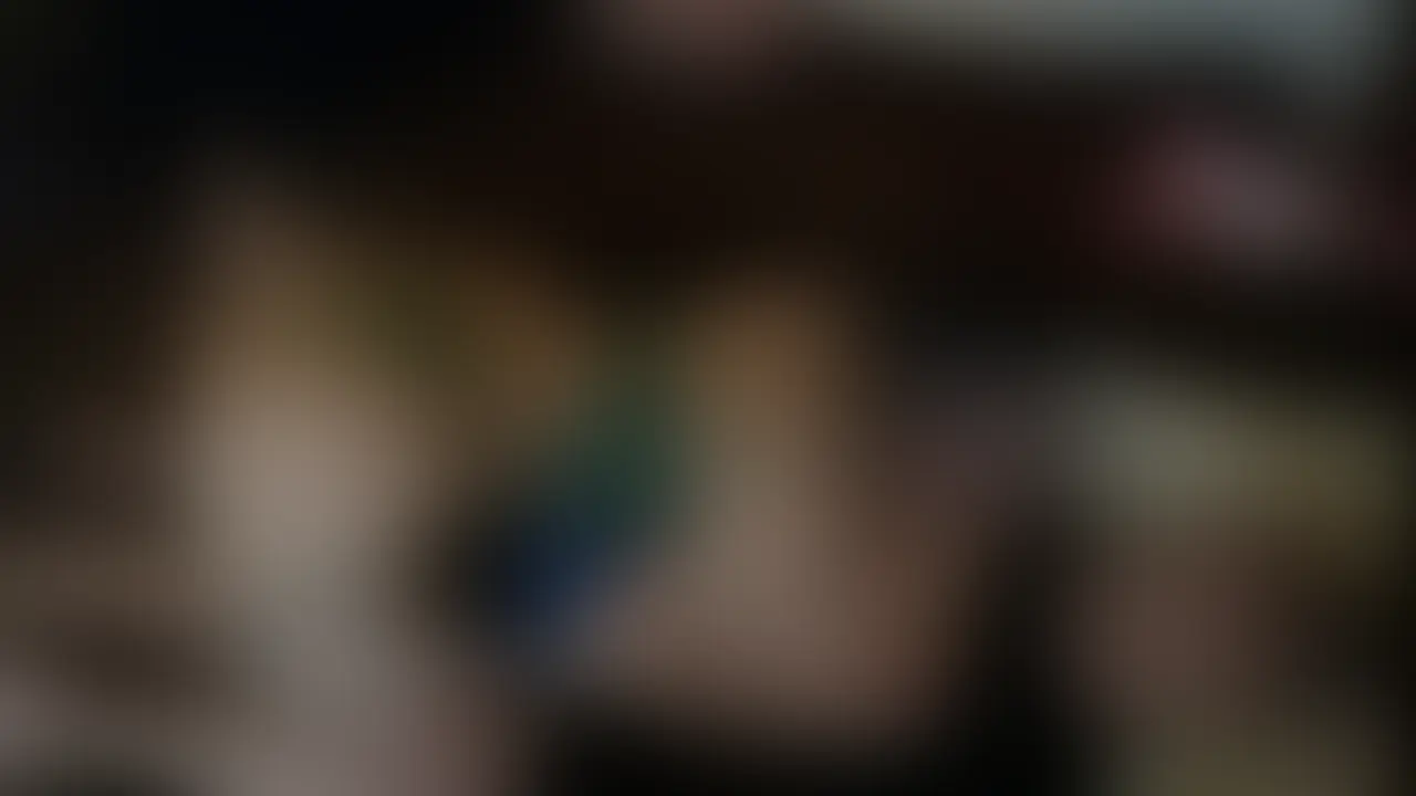 この日はフォローさんに頂いたエロ下着を、いもうとに着てもらい、いもうと夫婦の寝室でイチャイチャ楽しみました🤤
フォローさんが「絶対に、いもうとちゃんに似合う」って買って頂いて、着させてみるとめちゃくちゃ似合ってた🤤✌️
内緒で持って行ったから、いもうとびっくりしてた!
けど着てくれました✌️ (2/2)