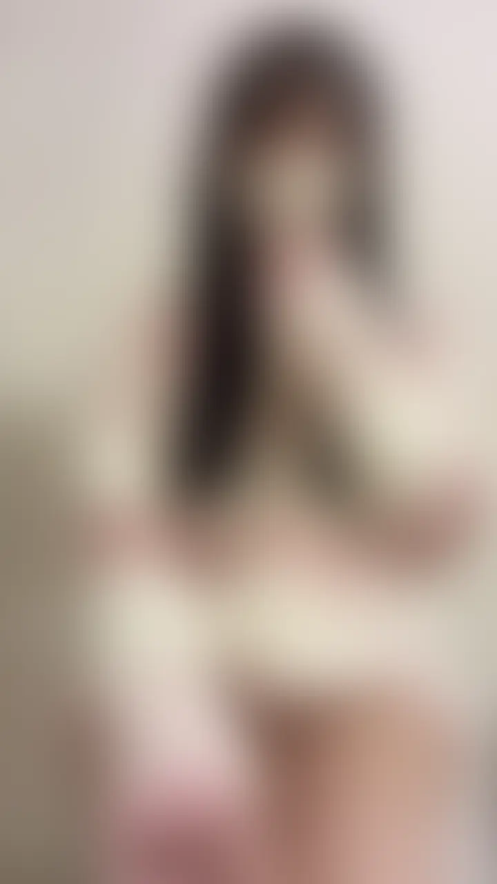 ピンクのほわほわジェラピケに包まれながら気持ちよくなっちゃった(⑉• •⑉)
おんなのこな服着てると気分上がる🩷
動画多くて迷う方は、まずは人気動画からチェックしてね(´,,>ω<,,`)
https://myfans.jp/aomuchi211/tags/2b0ec3fc-2bca-4da0-a9c7-2f130df82245 (2/2)