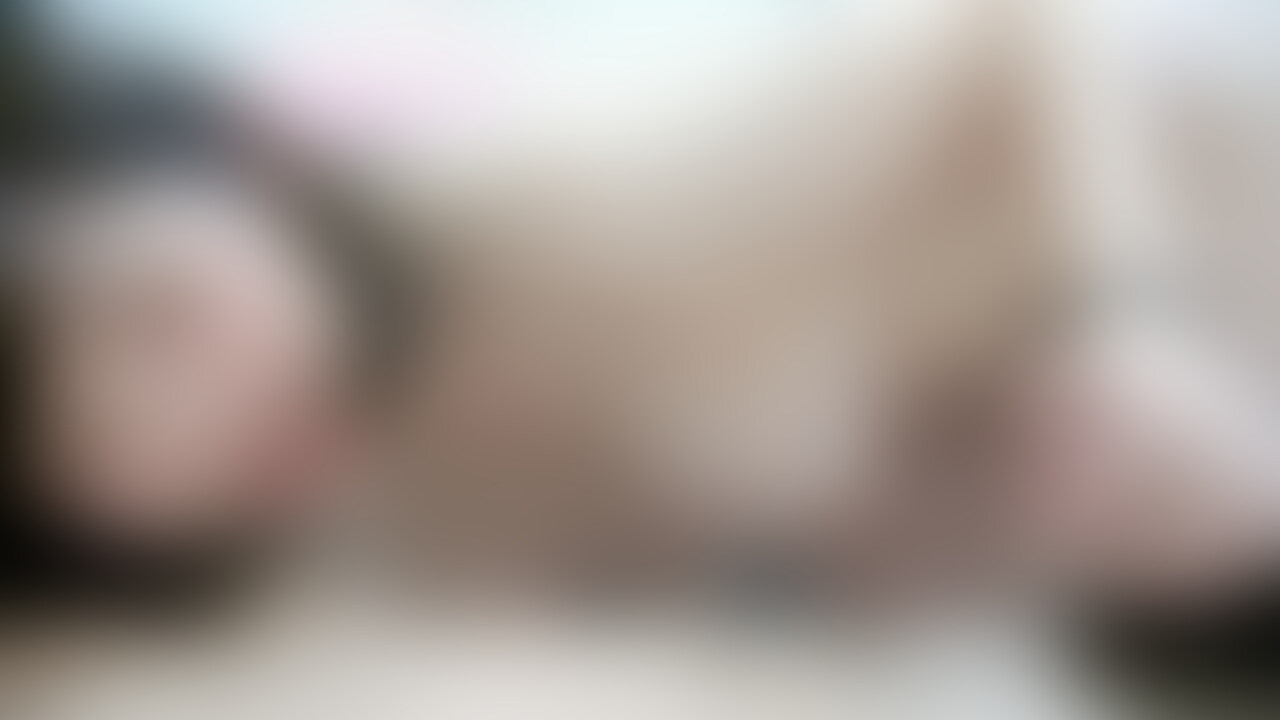 乳首舐め&手コキ
結婚指輪をつけたまま手コキしてもらいました
このNTRがたまりません! (2/2)