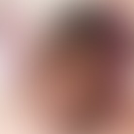 美尻ネイリストのレナちゃん(22)がマイクロビキニ姿でレロレロ悶絶乳首舐め手コキ!
今回乳首を舐め倒してくれる女子は美尻ネイリストのレナちゃん(22)。
Cカップのおっぱいに美尻がたまらないです。
某アプリで知り合ってやり取りを始め、何度も撮影交渉してようやく出演してくれました。
レナちゃんは舌ピアスが開いているので、チロチロ舐められた時に引っ掛かりが絶妙に気持ち良いです。
マイクロビキニ姿がエロいレナちゃんに、舌ピアスを見せてもらいじっくり観察!
大きめの舌ピアスが立派に付いてます!
レロレロと攻撃的な責めにビクンビクンと反応してしまいます!
パンツ越しにオチンチンを触り、しっかりボルテージを高めてくれます!
乳首舐め手コキに移行すると、どこかで仕込まれたであろうテクで悶絶させてくれます!
時折言葉責めをされながらカラダを密着させてきて、もう我慢出来ません!
途中でキスがしたくなったので、ベロチュー手コキをしてもらってさらにギンギンに!
最後はカラダを密着させながら、高速乳首舐め手コキで思い切りイカせてくれました! (2/2)