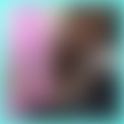 今回の撮影は仕事で知り合ったOL、優里さん（32歳）とホテルでの動画です！
仕事がひと段落、夕方からちょっとお*が入りほろ○○○い気分の彼女。ホテルに入り部屋中彼女のフェロモンが漂い、僕のカチカチ肉棒を貪り始める。
数多くの男根を受け入れてきたおまん〇に僕のいきり立ったペニスを挿入すると、苦悶と恍惚の表情をみせる。
普通のOLが変わりゆく姿を堪能してください(^^) (2/2)