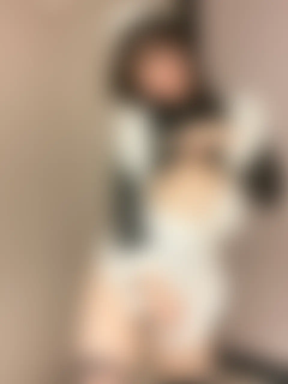 黒宮えりか「バナナをぺろり♡ こんな恥ずかしい写真はここでしか見せられないよ… バナナって美味しいよね！」の投稿サムネイル