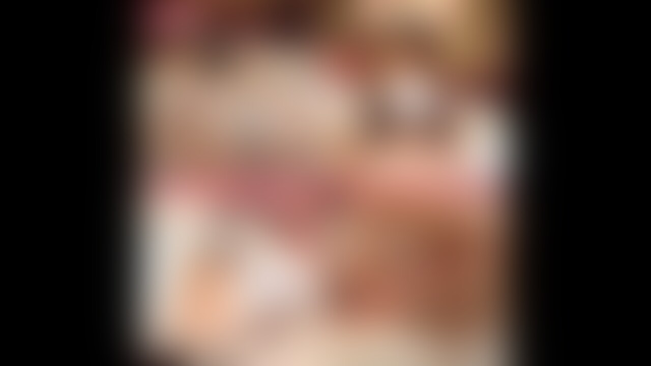 ☆長編.ドスケベ牛コス.オホ声肉便器☆

「んも"お"お"おおおぉぉぉぉおおお！！！！」

makoの長編第８弾♡
ドスケベ牛コスに着替えたmakoを徹底的におしおき♡
電マ責めで潮吹き.杭打ちデカ尻騎乗位.膣奥責めでオホ声😍 (2/2)