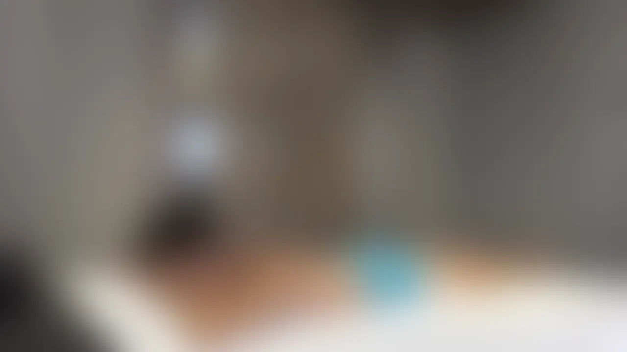 下ネタに困惑しまくる純粋な20歳の新人マッサージ嬢を無理ハメ「やめてください!やめてぇ!!」と抵抗むなしくイカされまくる様子を…
やってきたのはおっとりとしたアイドルみたいにかわいらしい女の子!
教育系の大学に通う20歳の女子大生で、将来的には学校の先生になりたいという真面目な子でした。
こういう純粋な子にはついつい下ネタを言いまくって反応を見てしまう私の悪い癖が出てしまいましたが、しきりに困惑して表情が曇っていく清純派な彼女が愛らしいです。
友達の紹介で知り合った同い年の彼氏がいるらしく、1年も付き合っているのに未だにラブラブで仲良しな感じも嫉妬の炎が燃え上がってしまいます。
勃起したちんぽをアピールしながら裏オプ交渉もしてみたのですが、「そういうのはやってないです(苦笑)」と嫌そうに断られてしまったので仕方なくベッドに押し倒しちゃいました。
「ちょっとやめてください!やめてぇ!!」と必死に抵抗しておりましたが、力づくで抑えつけて首筋に舌を這わせながら服を脱がせてピンク色のキレイな乳首にもむしゃぶりついてあげました。
ズボンを強引に脱がせて股間に顔を埋めると、「いやだぁ!やめてよぉ…」と泣きそうになっておりましたが、パンティをまくっておまんこを見てみると既にぐっちょりと濡れちゃってるではありませんかw
クリトリスに吸い付きながら舌で転がしてあげるとみるみると愛液が溢れ出してきて、「もうダメ…!ホントにダメ!」と激しく喘ぎながら身体を痙攣させてイっちゃってたみたいでしたw
ちんぽを乱暴に咥えさせられている顔をスマホで撮影すると苦しそうに呻いて抵抗していましたが、喉の奥までちんぽを突っ込んで黙らせてあげました。
ちんぽを突っ込みながらホテルに備え付けてあった電マで股間を刺激しちゃいます。
強引に足をM字に開かせて電マで刺激してあげると「やだ…!やだぁ!!」と必死に抵抗していましたが、電マの振動には快楽を抑えきれず身体を大きく痙攣させながら絶頂してしまいましたw
真面目で清純な子だと思っていましたがやっぱり身体はスケベなんですねw
服を強引に脱がせてキスして舌をねじ込みながら、身体を抑えてちんぽをたっぷりしゃぶらせちゃいます。
ベッドに押し倒して挿入しようとすると「入れるのはやだ…!やだって言ってるじゃん!」と抵抗していましたが、まんこはぐちょぐちょだったので一気に奥まで突っ込んじゃいました。
グリグリと子宮を刺激しながらピストンしてあげると泣きそうになりながら「ヤダヤダ…!」と抵抗しておりましたが、奥まで激しく突いてあげると腰を浮かしながら痙攣してイっちゃってました。
彼氏と比べさせるとさすがに罪悪感があるのか申し訳なさそうな顔をしておりましたが、激ピストンしてあげるアヘ顔晒しイキまくっておりましたw
バックや寝バックでめちゃくちゃに〇してあげると、相性バッチリな身体をビクビクと震わせながら何度もイっちゃうドスケベまんこで最高に興奮してしまいます。
騎乗位になると頭が回らなくなってしまったのか夢中で膣奥に亀頭を擦り付けながら何度も中でイキしてるくせに彼氏より気持ちいいと言いませんw
そんな一途な彼女が最高にエロくて大興奮してしまい、彼女のキレイな身体の大量の精子をぶちまけてあげました。 (2/2)