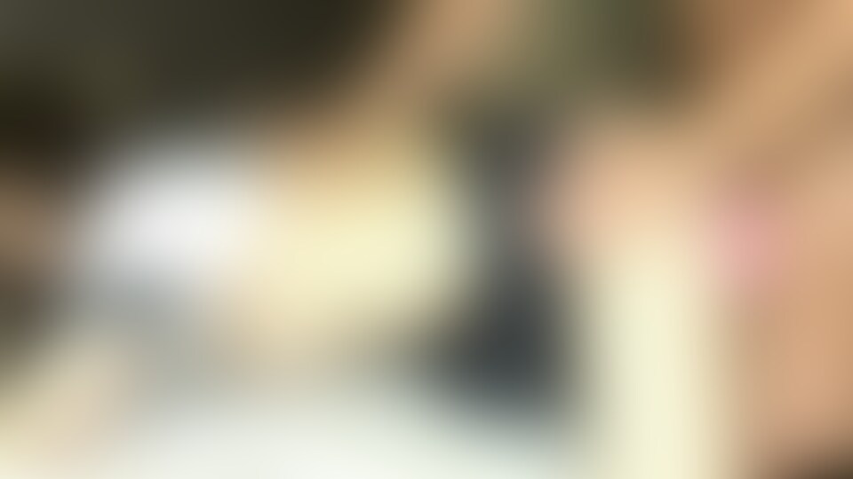 おっとりⅯな巨乳ハーフ女子vsドSオヂサン➡電マ攻撃~イラマフェラからの69〜生ハメで当然のように中出し☆清楚系ムチエロ巨乳ハーフ美**カレン
いつもエロイストのフェラ作品を
ご愛顧いただきありがとうございます。
エロイストのハメ撮り部門担当よりお届けします。
本番作品は久々になりますが、
今回は、ムチエロ巨乳ハーフ美**のカレンさん
色白黒髪でおとなしげな清楚系なのに、
脱がせてみれば張りのあるイヤらしいオッパイをしています。
最初は嫌がっていましたが、
電マで責められてるうちに感じてしまい、
最後は自分から腰を振り、大きな瞳を潤ませながら悶絶していました。
男優も興奮のあまり調子に乗って全〇監督ばりの駅弁ファックを披露。
フェラもノーハンドでねっとりとしたイヤらしくイラマ耐性も有りなかなかのテクです。
フィニッシュはもちろん中出しです。
みなさんの評判が良ければ、今後もフェラ作品と併せて
撮影して行こうと思いますので、是非よろしくお願いします。 (2/2)